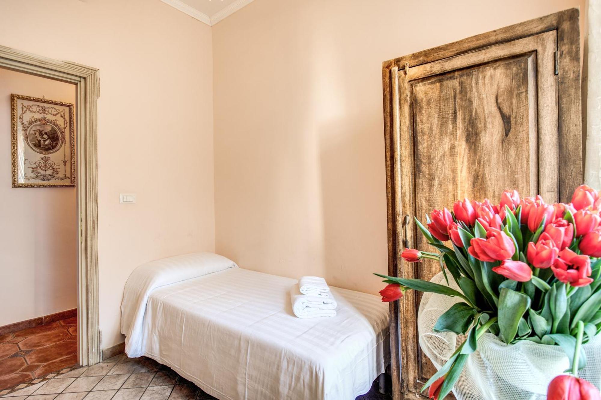 San Giovanni Apartment *